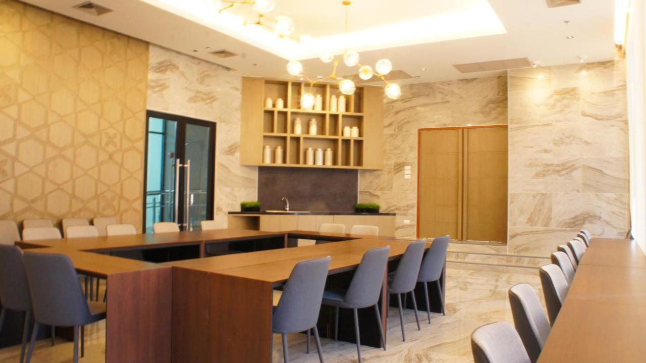 The Astra Chiang Mai Apartment Exterior photo